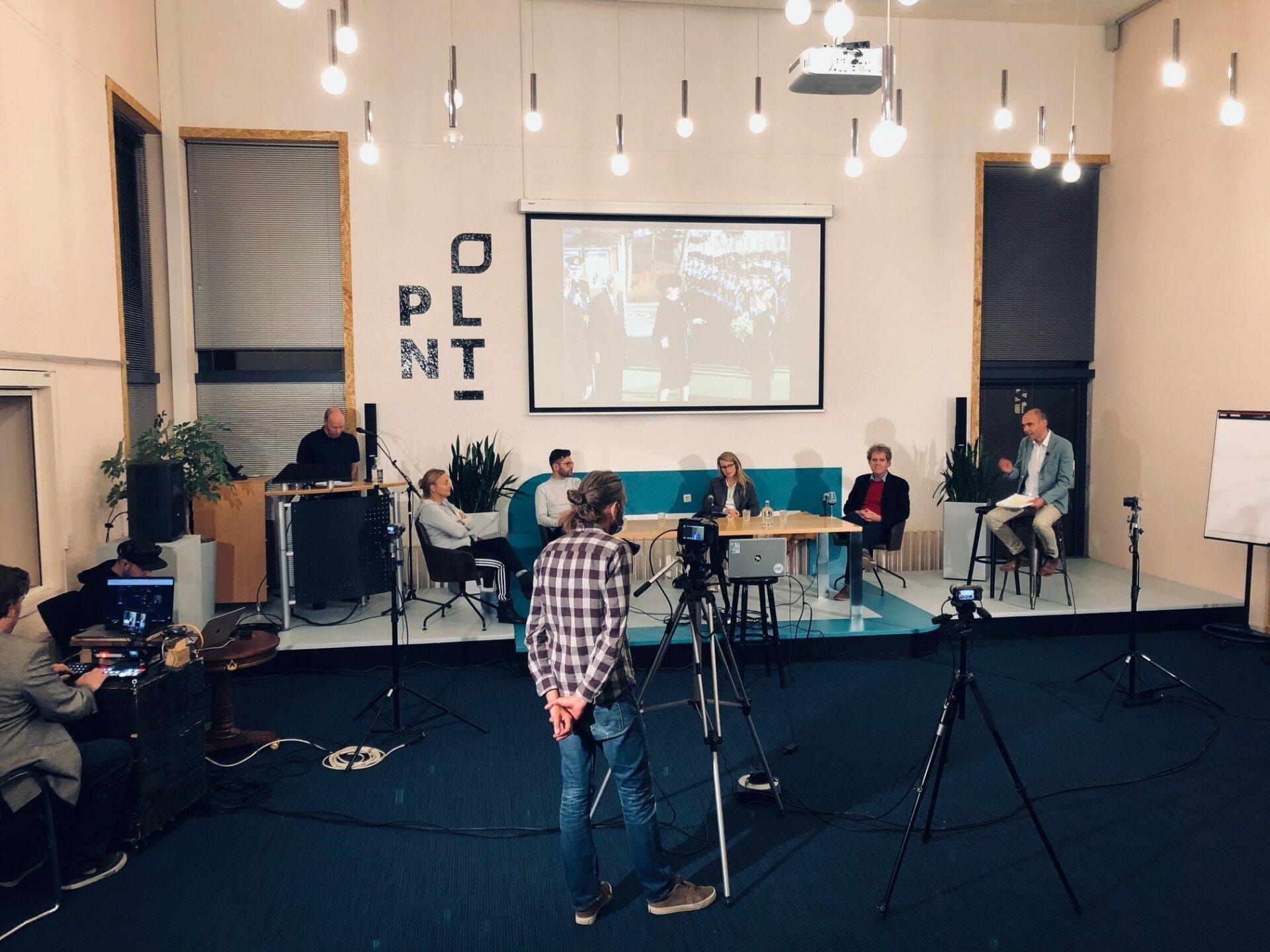 Lees meer over het artikel Verslag Stadscafé #16 over Vliegveld Valkenburg